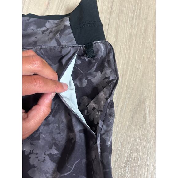 Athleta Brooklyn Lumen Floral Black Printed Shorts - Size 2 - Picture 4 of 10